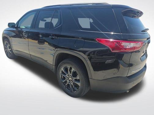 Mosaic Black Metallic 2021 Chevrolet Traverse RS