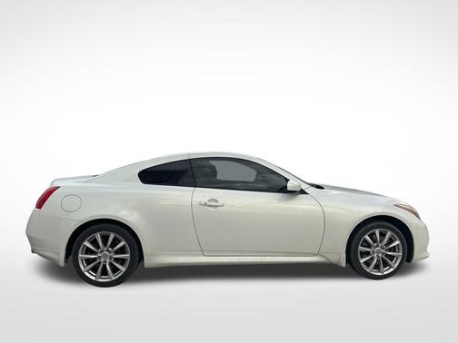 Moonlight White 2011 INFINITI G37x Base