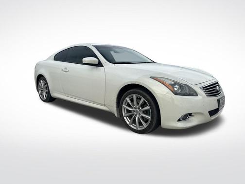 Moonlight White 2011 INFINITI G37x Base