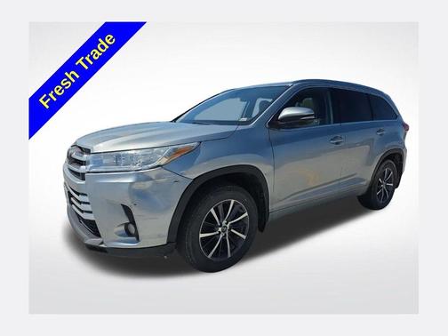 Celestial Silver Metallic 2018 Toyota Highlander XLE
