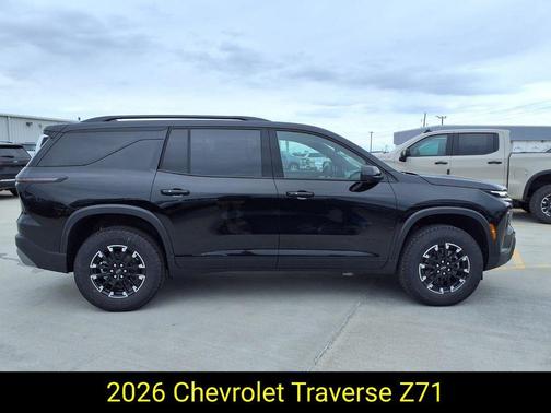 Mosaic Black Metallic 2026 Chevrolet Traverse Z71
