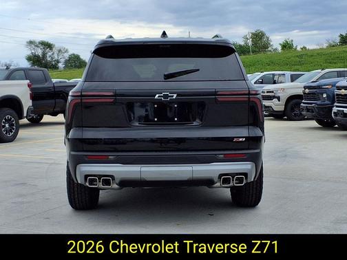 Mosaic Black Metallic 2026 Chevrolet Traverse Z71
