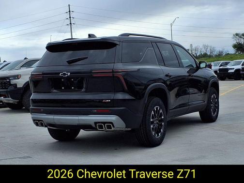 Mosaic Black Metallic 2026 Chevrolet Traverse Z71