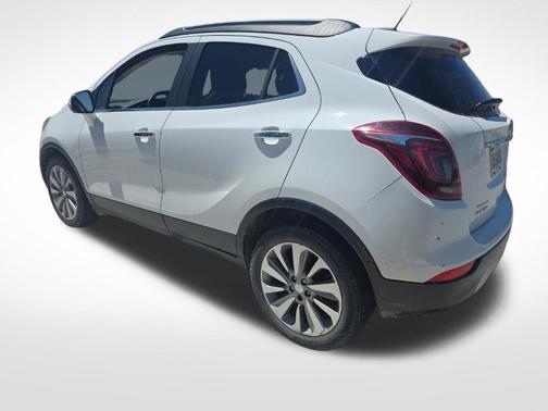 Summit White 2017 Buick Encore Preferred