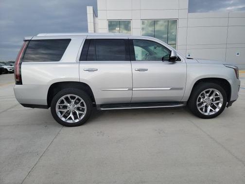 2017 Cadillac Escalade Luxury