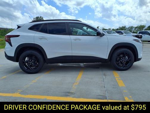 Summit White 2026 Chevrolet Trax LT