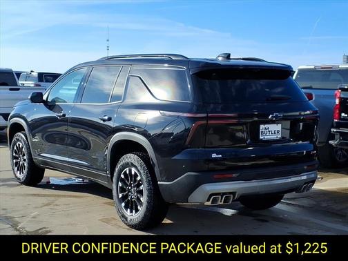 Mosaic Black Metallic 2026 Chevrolet Traverse Z71