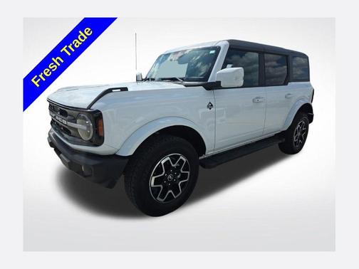 Oxford White 2024 Ford Bronco Outer Banks