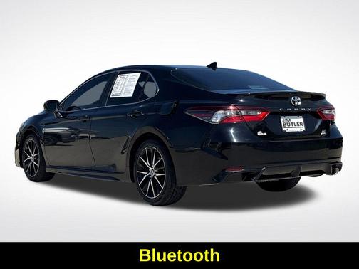 Midnight Black Metallic 2021 Toyota Camry SE