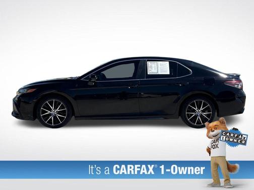 Midnight Black Metallic 2021 Toyota Camry SE
