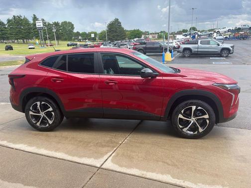 Apex Red 2026 Chevrolet Trax FWD 1RS