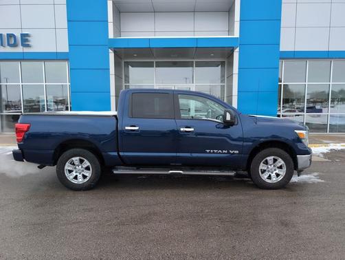 2018 Nissan Titan SV