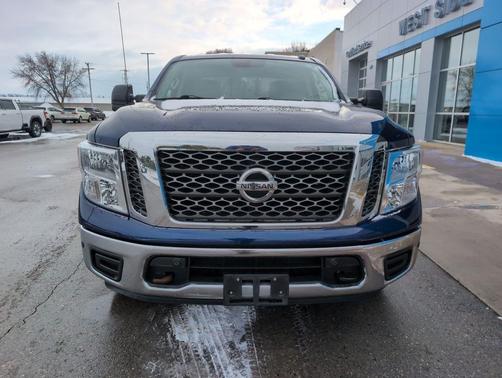 2018 Nissan Titan SV