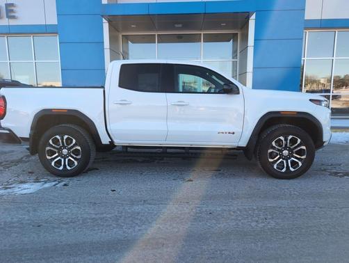 2023 GMC Canyon AT4