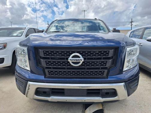 2021 Nissan Titan SV