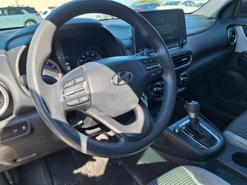 2023 Hyundai KONA SE