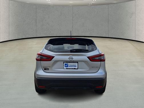 2022 Nissan Rogue Sport SV