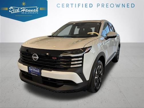 Aspen White Tricoat 2025 Nissan Kicks SR