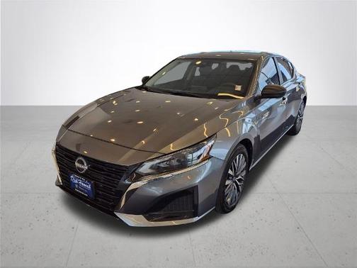 Gun Metallic 2025 Nissan Altima SV