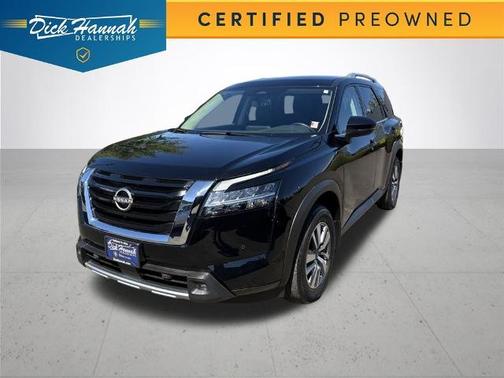2022 Nissan Pathfinder SL
