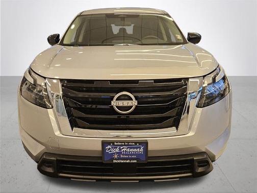 2024 Nissan Pathfinder S
