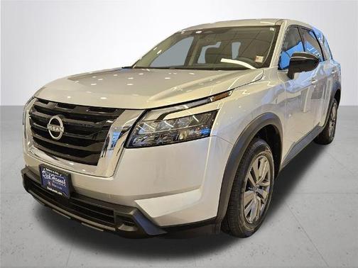 2024 Nissan Pathfinder S