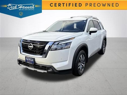 2024 Nissan Pathfinder SL