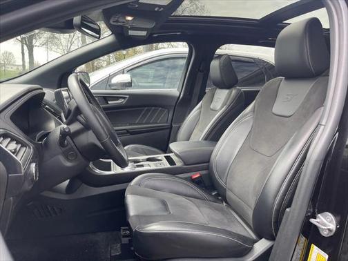 2022 Ford Edge ST