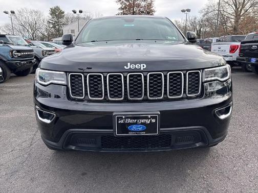 2022 Jeep Grand Cherokee LAREDO