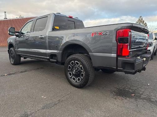 2023 Ford F-350 PLATINUM