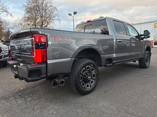 2023 Ford F-350 PLATINUM