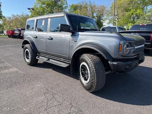 CARBONIZED GRAY METALLIC 2025 Ford Bronco BADLANDS