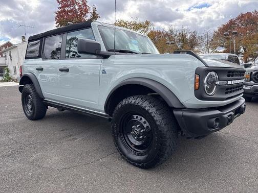 2023 Ford Bronco BLACK DIAMOND