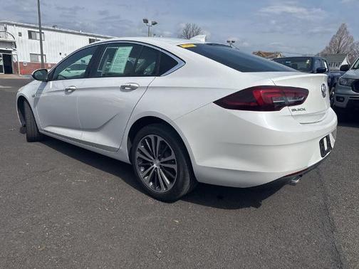 2018 Buick Regal Sportback ESSENCE