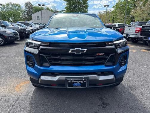 Glacier Blue Metallic 2024 Chevrolet Colorado Z71