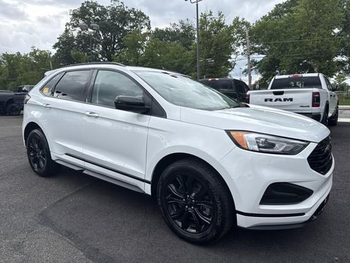 2023 Ford Edge SE