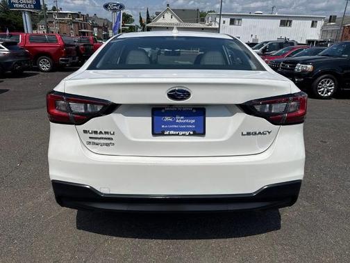 Crystal White Pearl 2024 Subaru Legacy PREMIUM