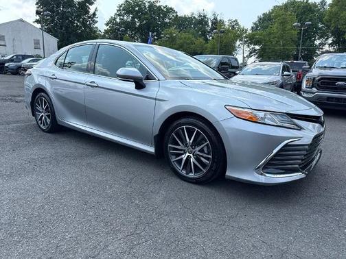 Celestial Silver Metallic 2022 Toyota Camry XLE