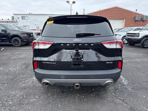 2022 Ford Escape TITANIUM
