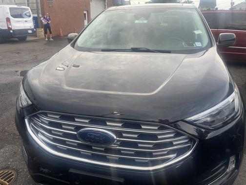 2022 Ford Edge SEL