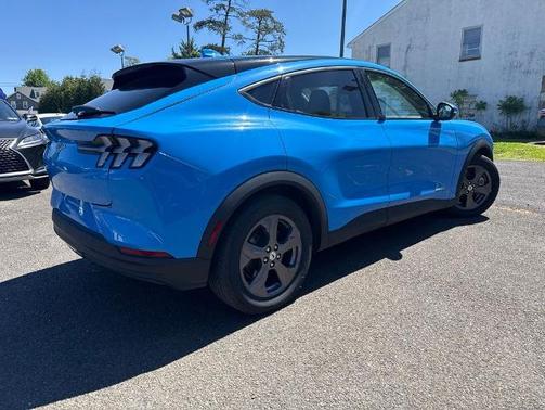 GRABBER BLUE METALLIC 2022 Ford Mustang Mach-E SELECT