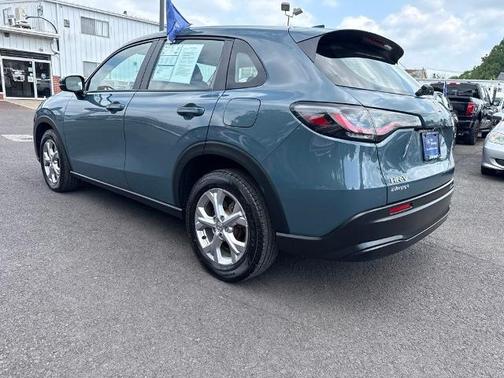 Pearl 2023 Honda HR-V LX