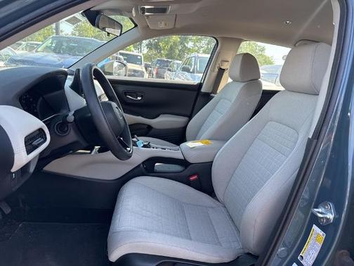 Pearl 2023 Honda HR-V LX