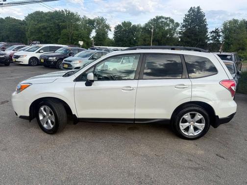 Satin White Pearl 2015 Subaru Forester 2.5i Premium