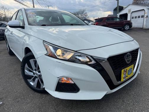 Glacier White 2019 Nissan Altima 2.5 S
