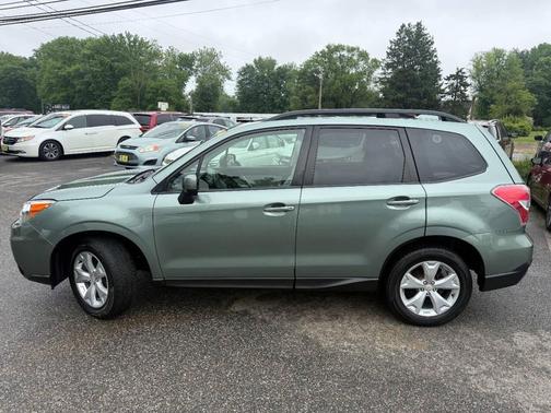 GRREN 2016 Subaru Forester 2.5i Premium