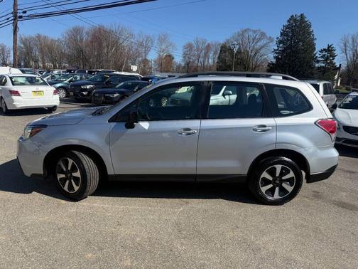 Ice Silver Metallic 2017 Subaru Forester 2.5i