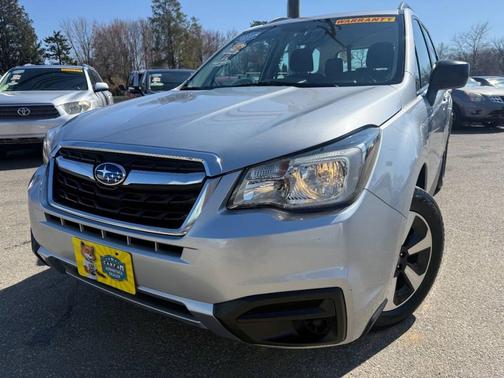 Ice Silver Metallic 2017 Subaru Forester 2.5i