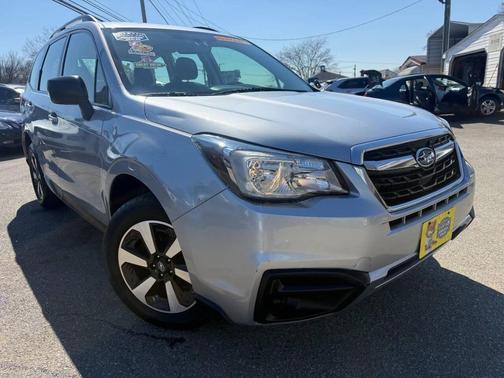 Ice Silver Metallic 2017 Subaru Forester 2.5i