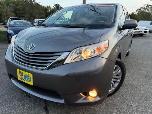 2014 Toyota Sienna XLE